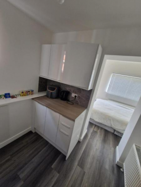 Studio flat 2